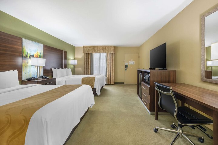 Quality Inn Paris