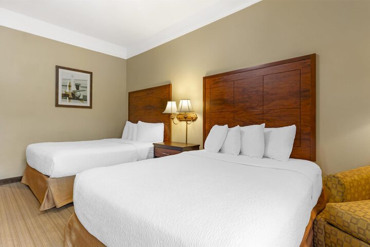 Best Western Plus Monica Royale Inn & Suites