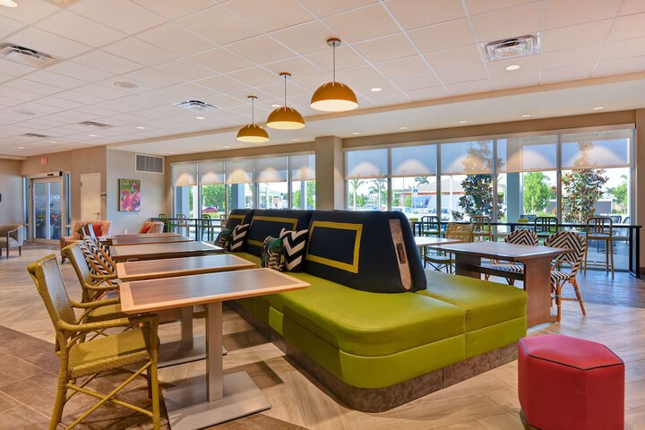 Home2 Suites Naples I-75 Pine Ridge Road FL