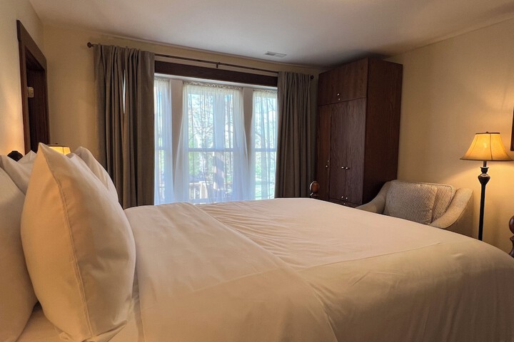 Charleston House Bed & Breakfast Inn