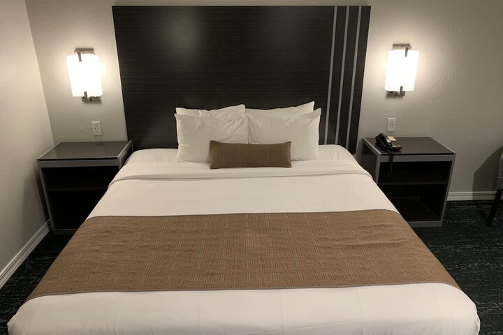 Room 14 of 32