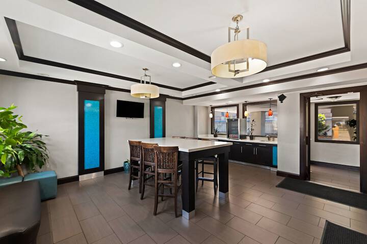 Hotel Interior 4 of 18