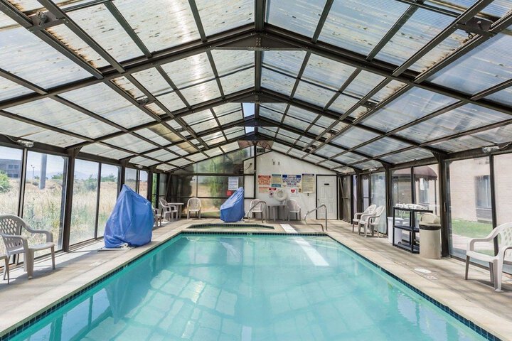 Pool 4 of 25