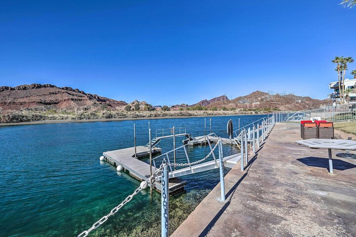 Parker Studio w / Patio & Direct River Access!