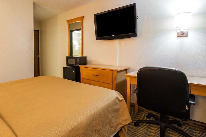 Room 18 of 21