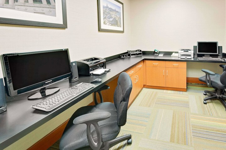 Business Center 16 of 17