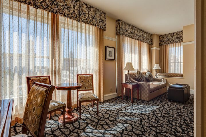 Room 25 of 82