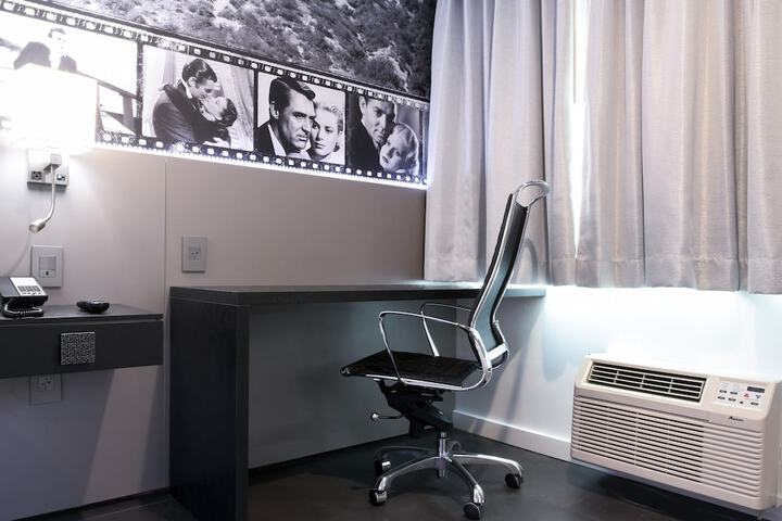 Room 11 of 31