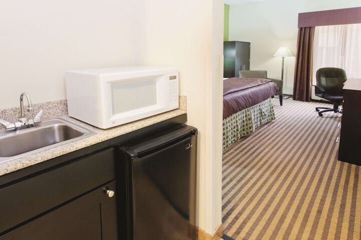 La Quinta Inn & Suites by Wyndham Columbus - Grove City