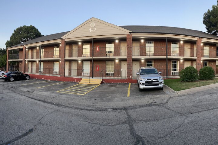 Hotel 5 of 50