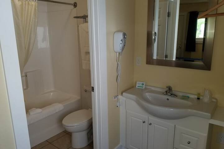 Captains Quarters Motel