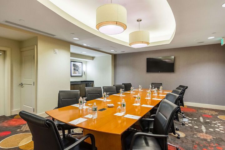 Embassy Suites Newark Airport