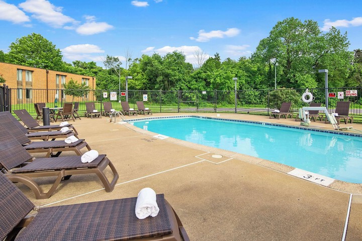 Pool 4 of 25