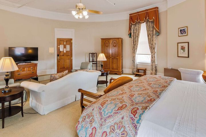 Room 16 of 32