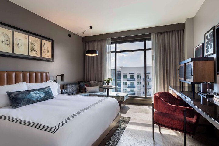 Room 40 of 92