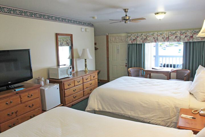 Room 45 of 142