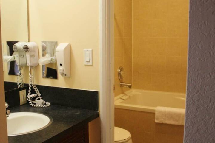 Room 10 of 20