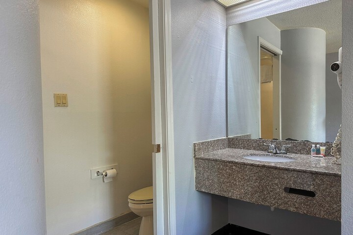 Classic Inn by Townhouse American Way Memphis I 240