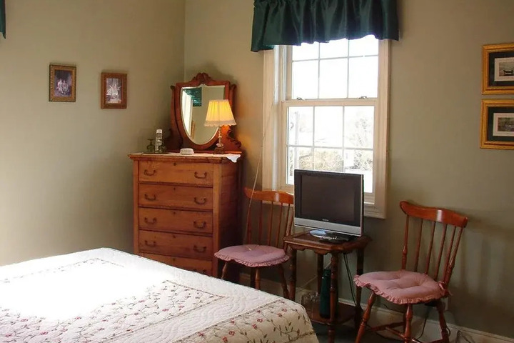 JOHNS GATE GOURMET BED AND BREAKFAST