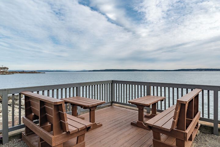 Water Front Inn