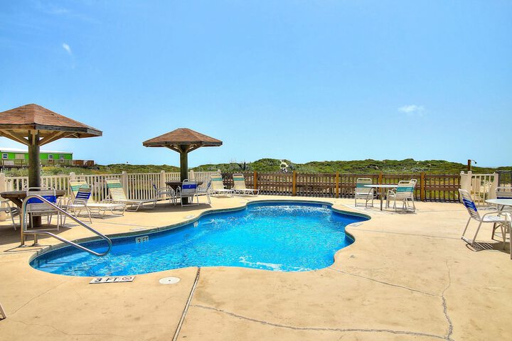 Beachgate CondoSuites and Oceanfront Resort