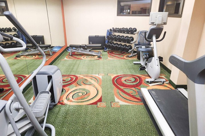Country Inn & Suites by Radisson Tyler University Area