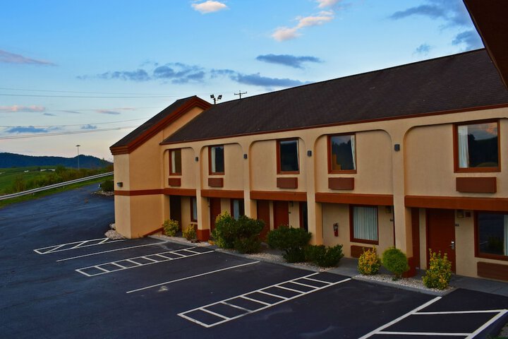 Hotel 11 of 72