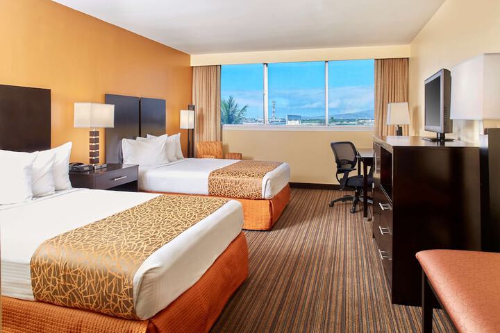 Best Western The Plaza Hotel Honolulu Airport - Free Breakfast