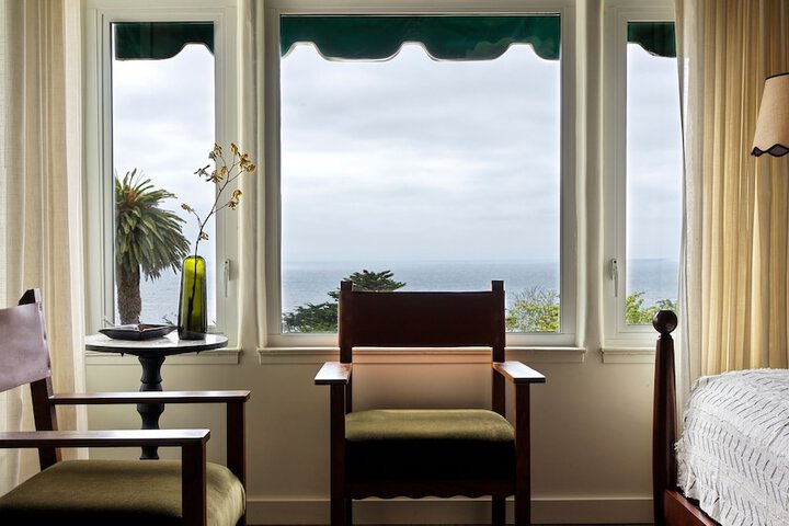 La Playa Hotel