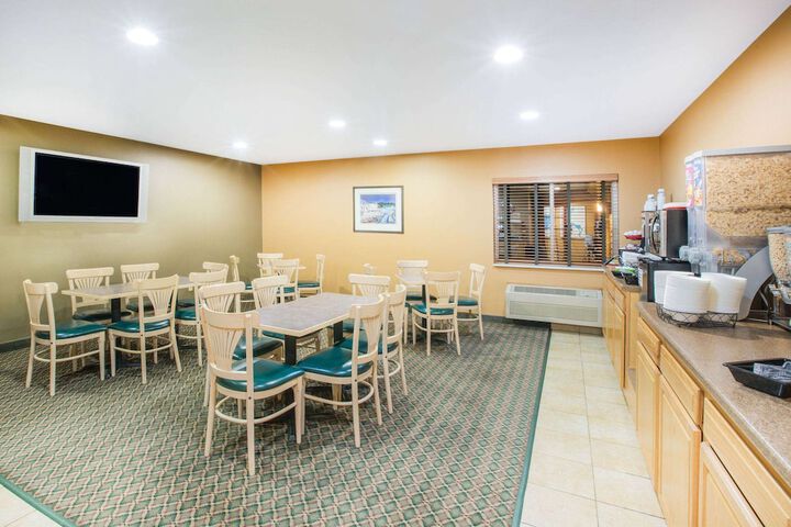 Ramada by Wyndham Spirit Lake / Okoboji