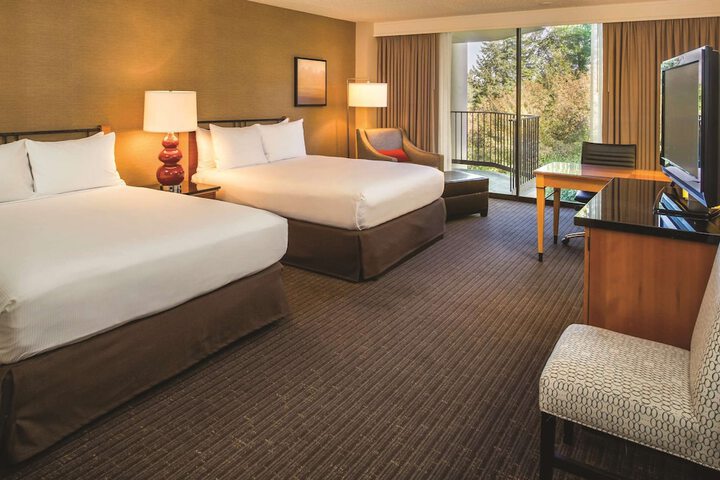 DoubleTree by Hilton Seattle Airport