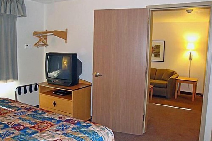 Room 11 of 14