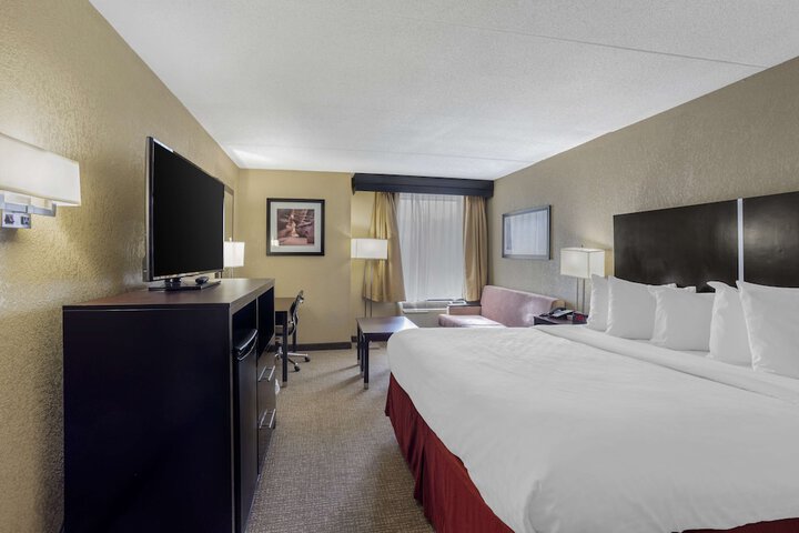 Room 14 of 35