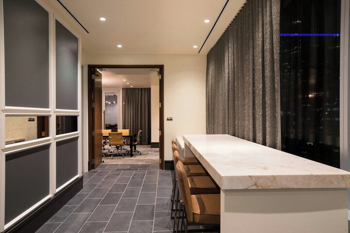 The Laura Hotel Houston Downtown, Autograph Collection