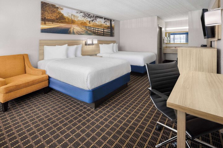 Days Inn by Wyndham Waycross