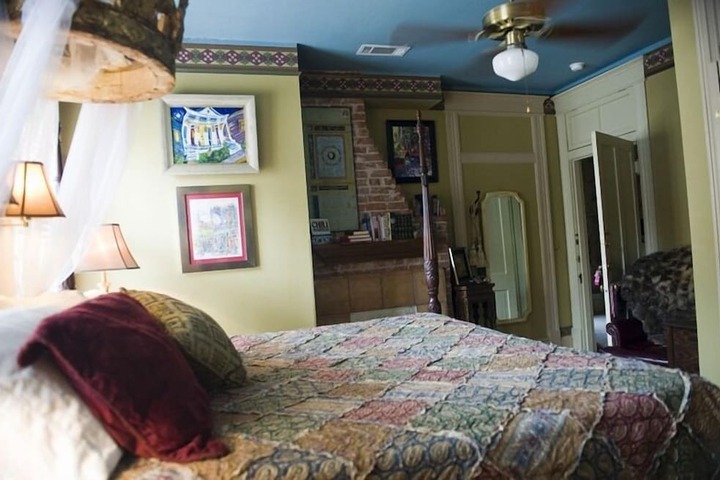 Stay Fairfield - Fairfield Place and Fairfield Manor Bed & Breakfast