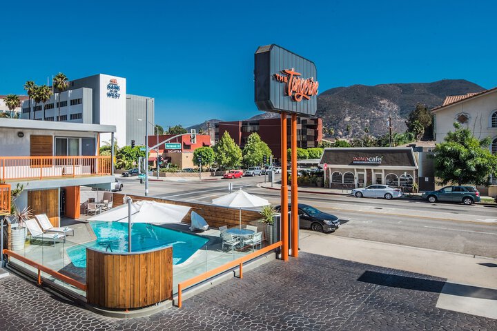 The Tangerine - a Burbank Hotel
