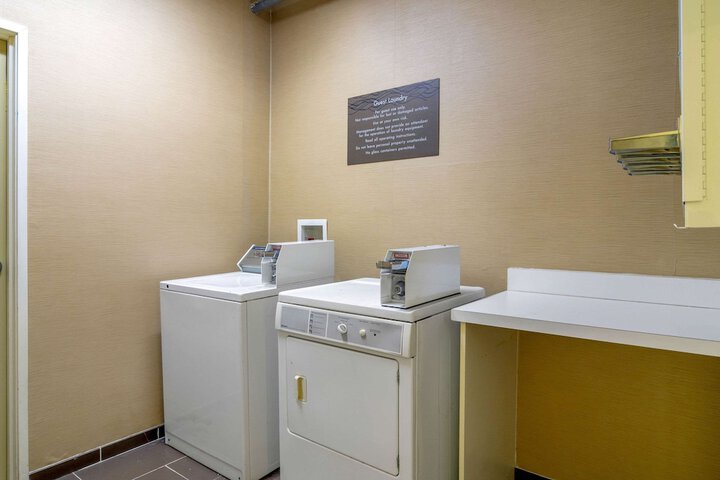 Room 9 of 31