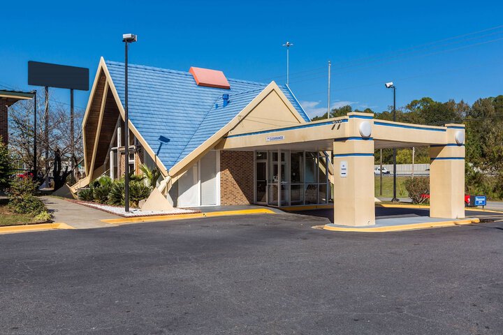 Hotel 5 of 25