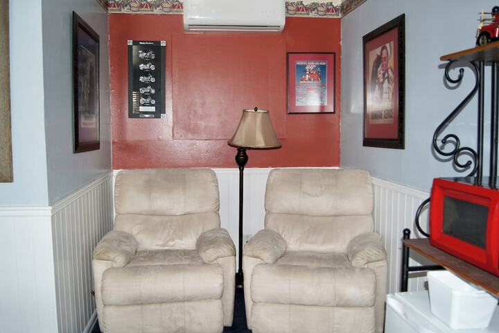 Room 12 of 65