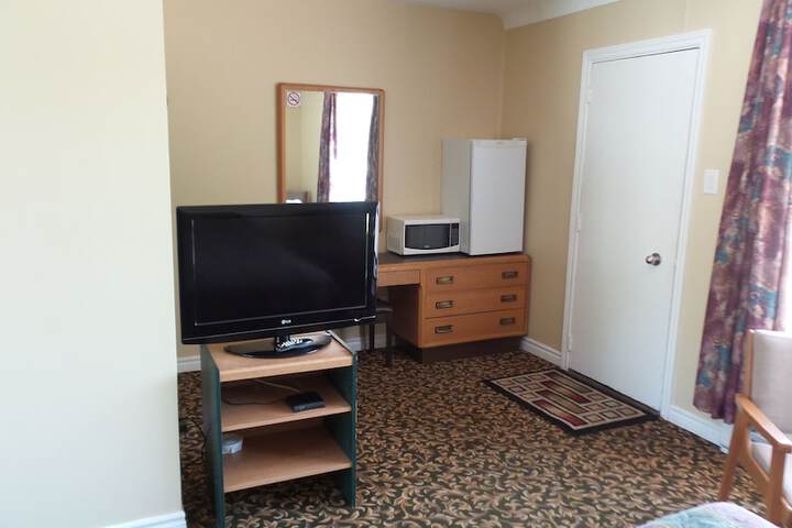 Room 32 of 50