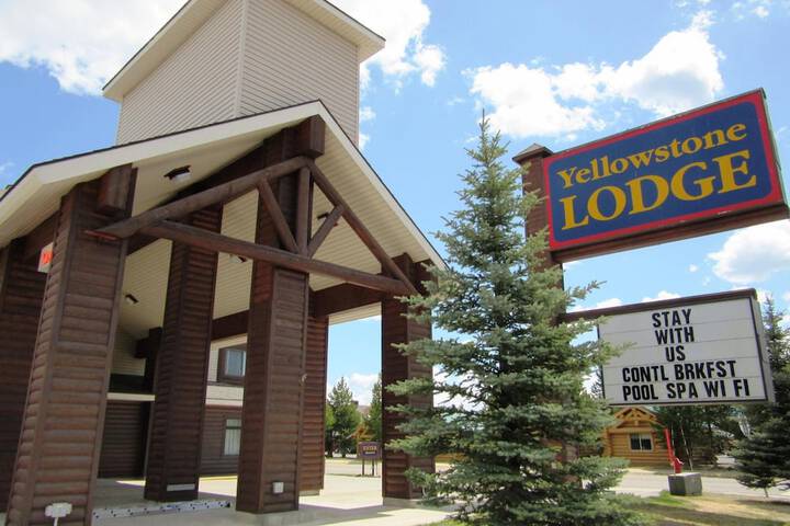 Yellowstone Lodge