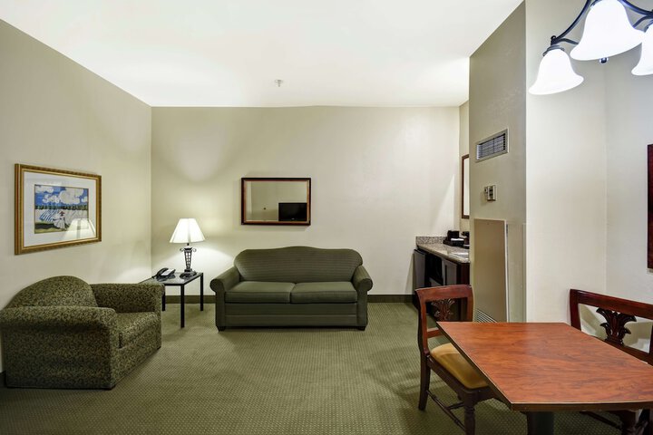 Room 30 of 46
