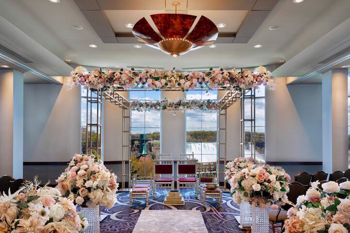 Ballroom/Hall 158 of 183