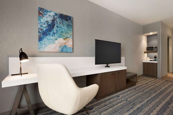 Room 13 of 30