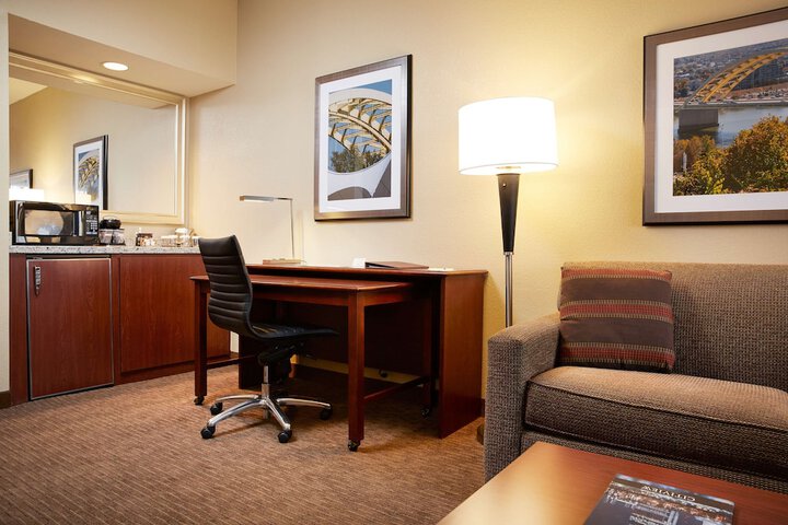 DoubleTree Suites by Hilton Hotel Cincinnati - Blue Ash