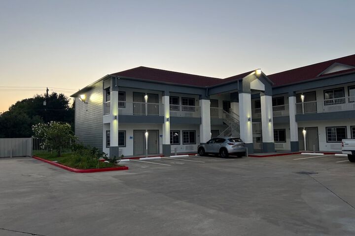 Hotel 5 of 35