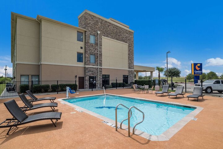 Pool 10 of 59