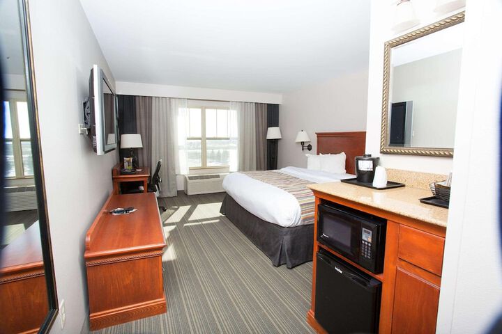 Room 8 of 32