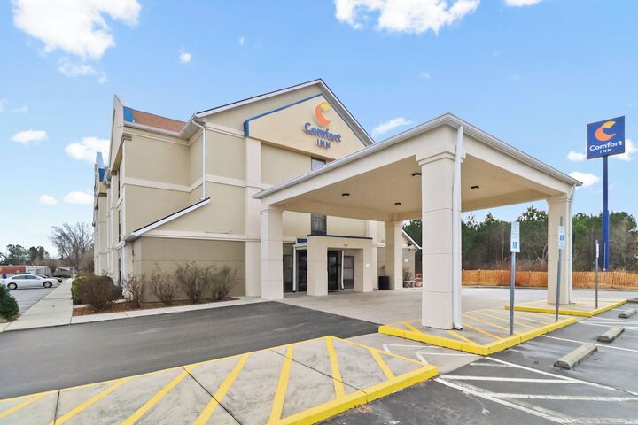 Comfort Inn Dunn near I-95